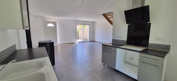 VILLA T4 avec Garage et Carport secteur calme résidentiel proche commerces