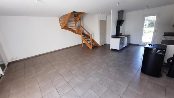 VILLA T4 avec Garage et Carport secteur calme résidentiel proche commerces