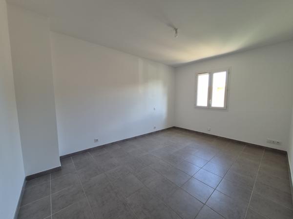 VILLA T4 avec Garage et Carport secteur calme résidentiel proche commerces