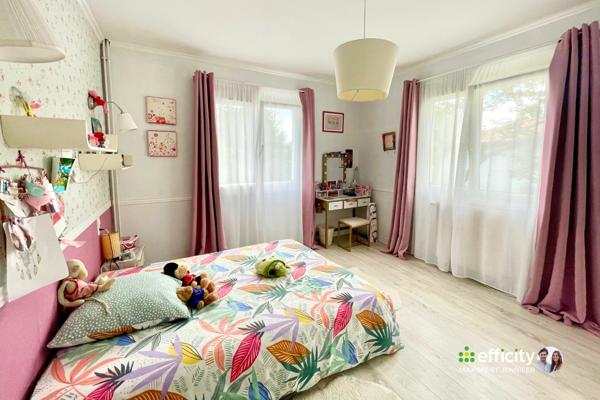 Maison 6 pièces - 220 m² Exclusivité efficity