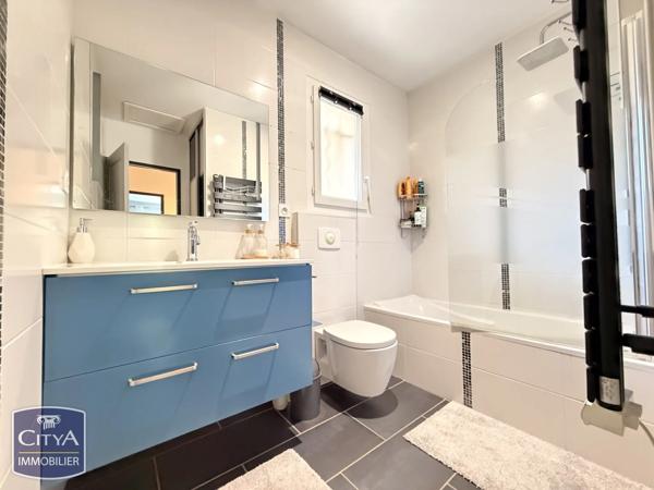 Maison à vendre 4 pièces 75m² Nîmes (30000)