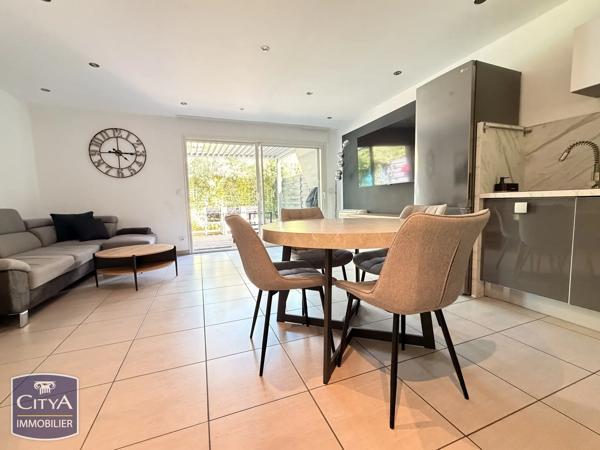 Maison à vendre 4 pièces 75m² Nîmes (30000)
