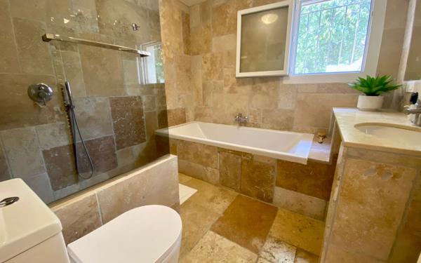 Maison à vendre    5 pièces •  Le Beausset