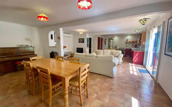 Maison à vendre    5 pièces •  Le Beausset