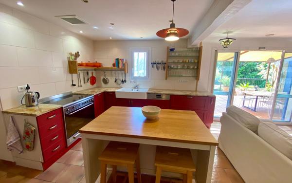 Maison à vendre    5 pièces •  Le Beausset