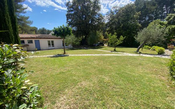 Maison à vendre    5 pièces •  Le Beausset