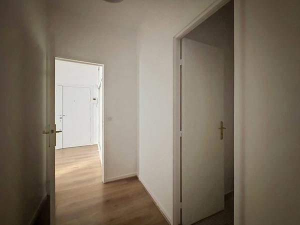 Appartement À louer 2 pièce(s) 70 m²