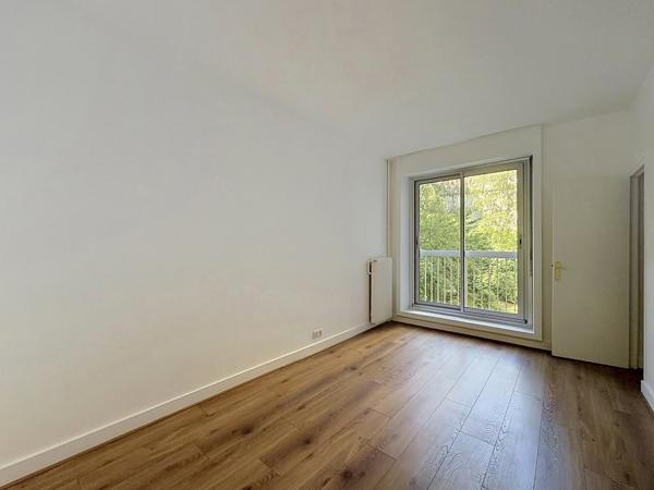 Appartement À louer 2 pièce(s) 70 m²
