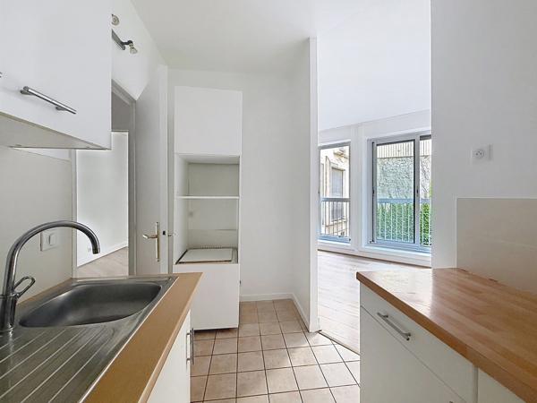 Appartement À louer 2 pièce(s) 70 m²