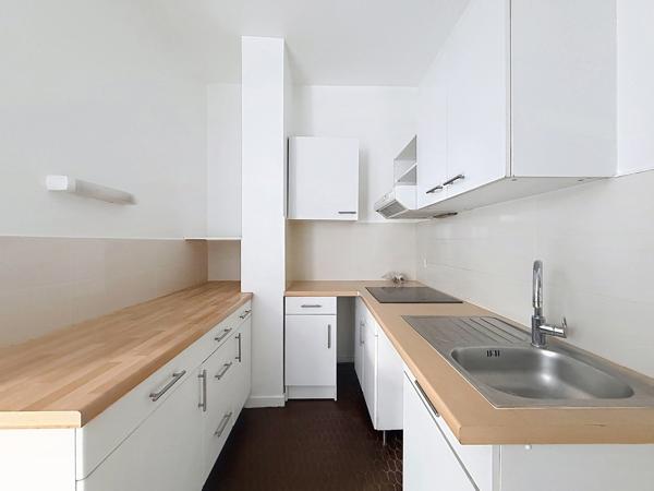Appartement À louer 2 pièce(s) 70 m²