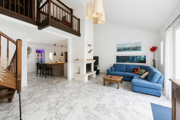 T5 de plain pied, non mitoyen, clim réversible.