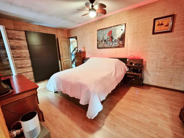 T5 de plain pied, non mitoyen, clim réversible.