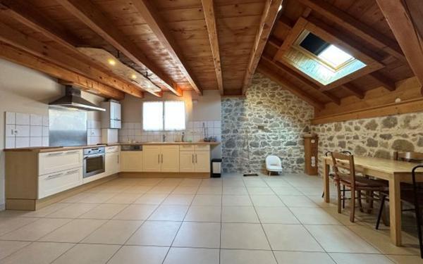 Appartement à vendre    4 pièces • 85 m2 Allonzier-la-Caille