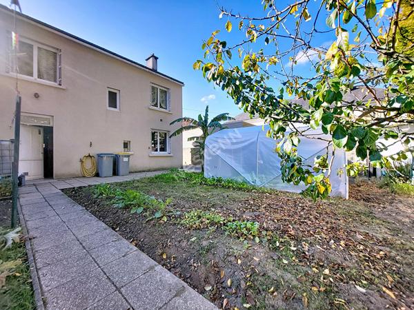 Nantes Bout des Pavés : En vente ! Maison de 4 chambres de 91m2 + 23m² de garage + 45m² d'atelier sur parcelle de 316m²