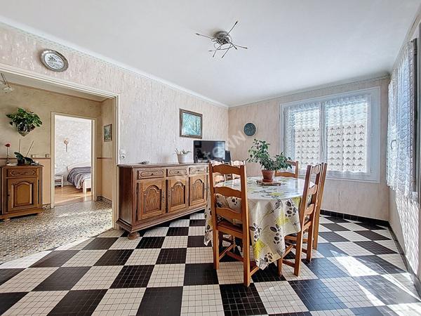 Nantes Bout des Pavés : En vente ! Maison de 4 chambres de 91m2 + 23m² de garage + 45m² d'atelier sur parcelle de 316m²