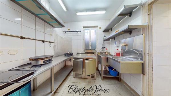 11000 CARCASSONNE - MURS COMMERCIAUX LIBRES 90 M²