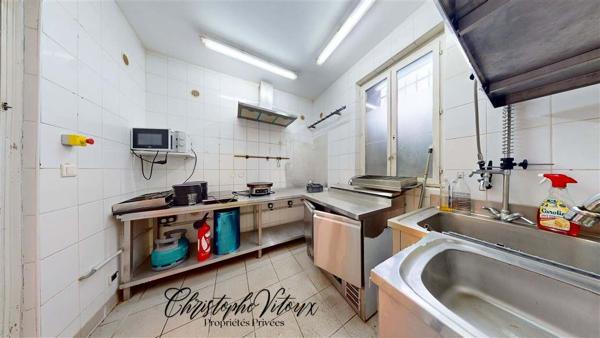 11000 CARCASSONNE - MURS COMMERCIAUX LIBRES 90 M²