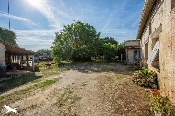 Maison à vendre |  Lussac |  4 pièces | 81 m²