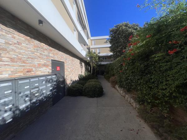 Appartement T2 avec grande terrasse + garage fermé + DPE B à Castelnau-le-Lez