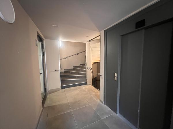 Appartement T2 avec grande terrasse + garage fermé + DPE B à Castelnau-le-Lez