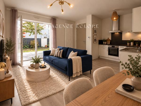 Maison lumineuse deux chambres avec jardin et stationnement couvert