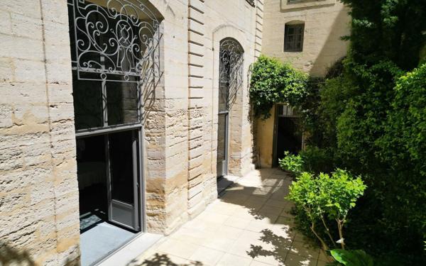 Appartement à vendre    3 pièces • 260 m2 Uzès