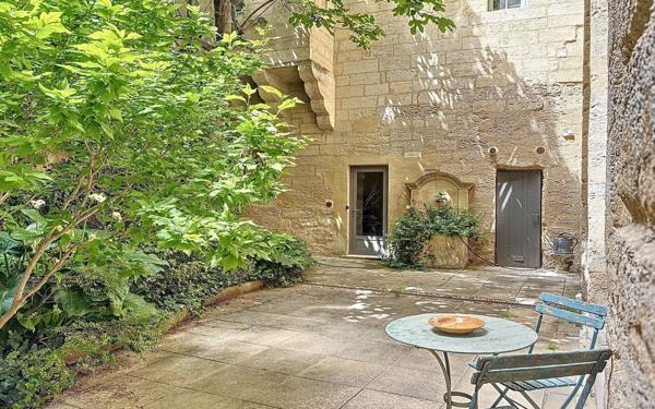 Appartement à vendre    3 pièces • 260 m2 Uzès