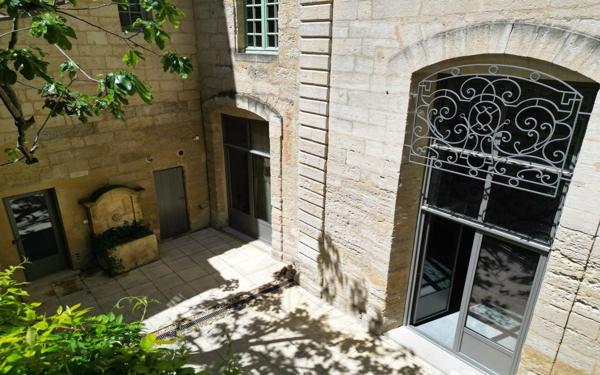 Appartement à vendre    3 pièces • 260 m2 Uzès