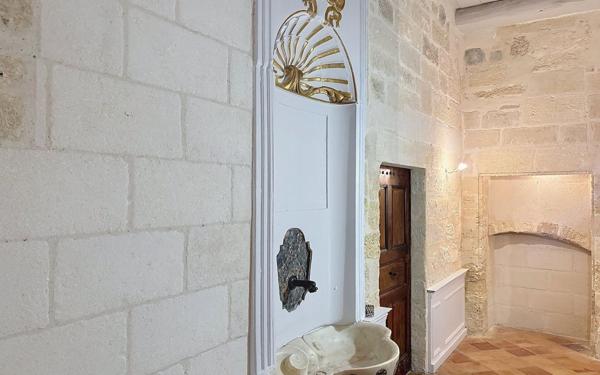 Appartement à vendre    3 pièces • 260 m2 Uzès