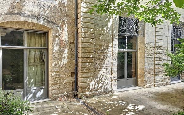 Appartement à vendre    3 pièces • 260 m2 Uzès