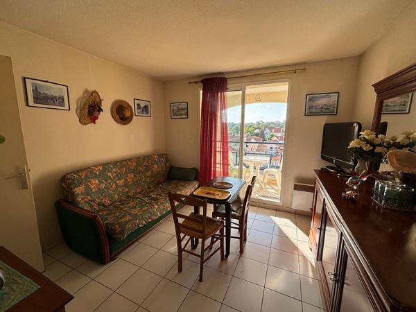 17640 VAUX SUR MER T2 Terrasse 300 m plage