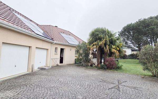 Maison à louer    4 pièces •  Buros