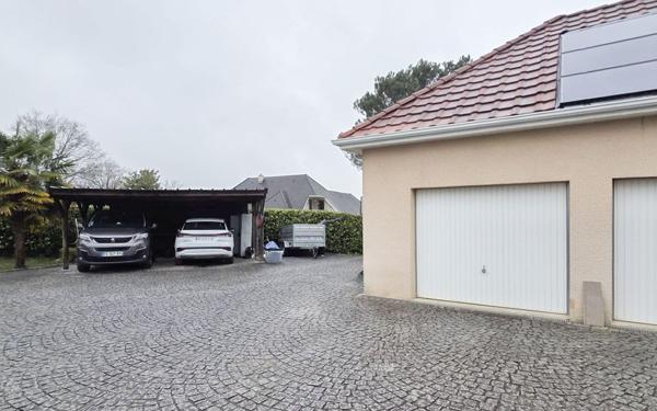 Maison à louer    4 pièces •  Buros