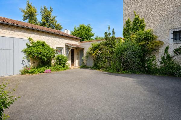 Maison bourgeoise avec garage et appartement indépendant Proche centre ville