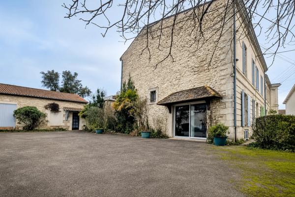 Maison bourgeoise avec garage et appartement indépendant Proche centre ville