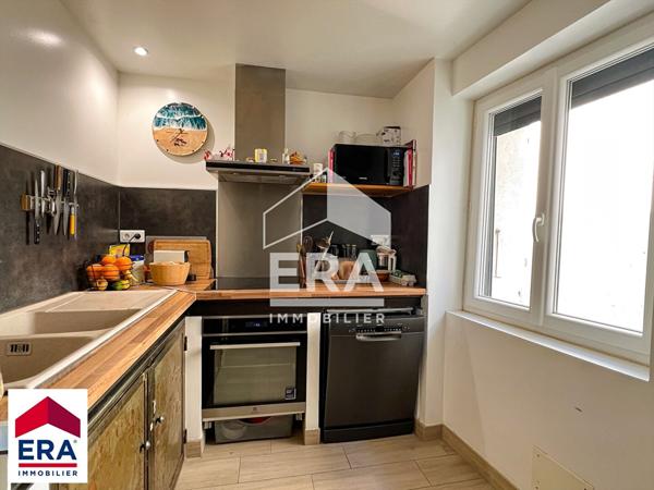 Charmante maison avec extérieur proche des commodités à pied