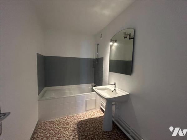 COURLANCY RESIDENCE 5 PIECES PRINCIPALES