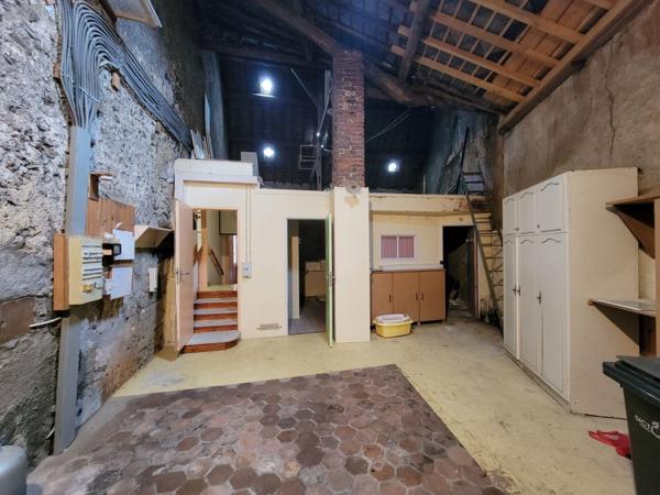 Maison de ville à vendre à Cloyes-les-Trois-Rivières dans l'Eure-et-Loir (28220), ref : JS/900   
Centre-ville