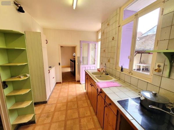 Maison de ville à vendre à Cloyes-les-Trois-Rivières dans l'Eure-et-Loir (28220), ref : JS/900   
Centre-ville