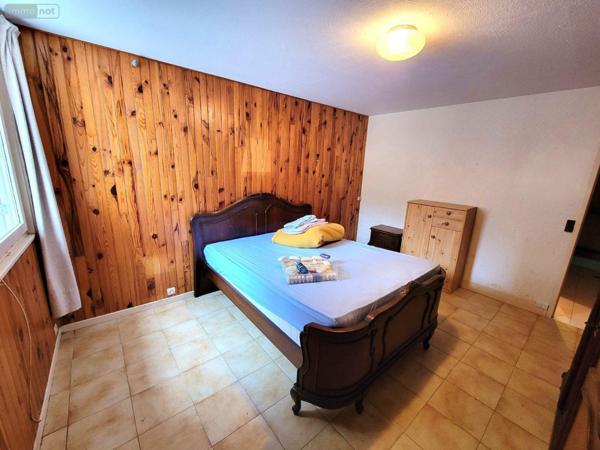 Maison de ville à vendre à Cloyes-les-Trois-Rivières dans l'Eure-et-Loir (28220), ref : JS/900   
Centre-ville