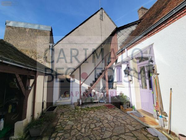 Maison de ville à vendre à Cloyes-les-Trois-Rivières dans l'Eure-et-Loir (28220), ref : JS/900   
Centre-ville
