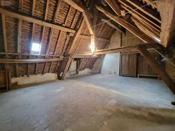 Maison de ville à vendre à Cloyes-les-Trois-Rivières dans l'Eure-et-Loir (28220), ref : JS/900   
Centre-ville