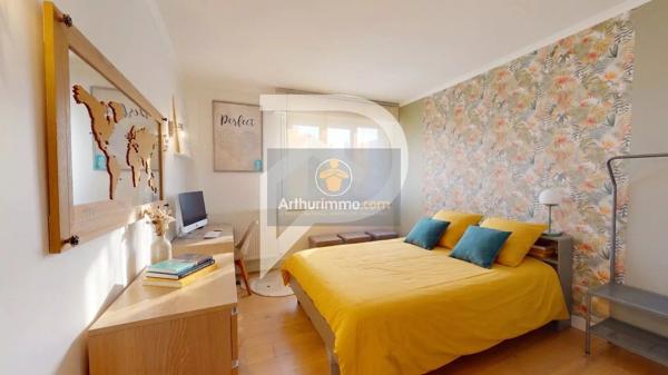 Vente                                                      Appartement
                        
                     3 pièces                      70 m2                     à Le Port-Marly