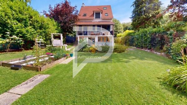 Vente                                                      Maison
                        
                     8 pièces                      168 m2                     à Marly-le-Roi