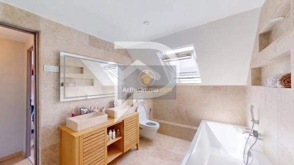Vente                                                      Maison
                        
                     8 pièces                      168 m2                     à Marly-le-Roi
