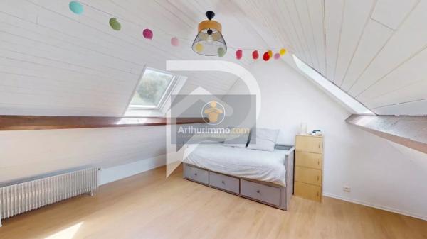 Vente                                                      Maison
                        
                     8 pièces                      168 m2                     à Marly-le-Roi