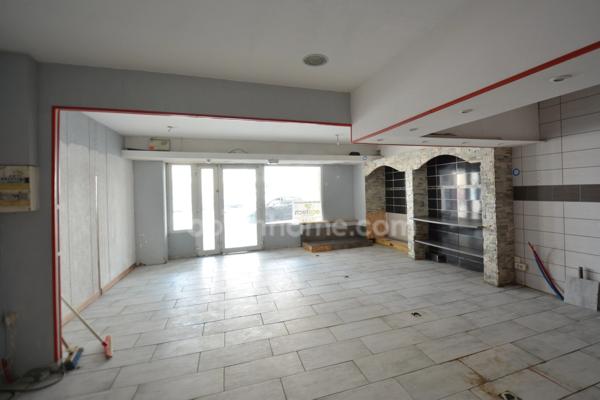 EXCLUSIVITÉ – STENAY CENTRE – VASTE APPARTEMENT SUR PLUSIEURS NIVEAUX AVEC GRANDE SURFACE EN REZ-DE-CHAUSSÉE À TRANSFORMER