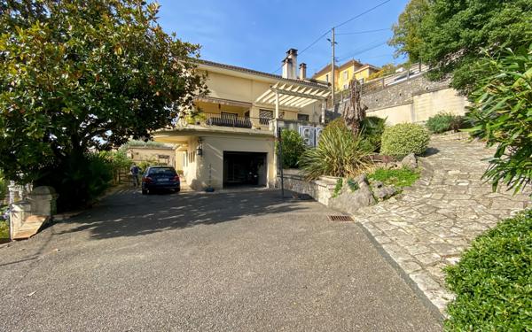 Maison à vendre    7 pièces •  Agen