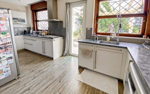 Maison à vendre    7 pièces •  Agen