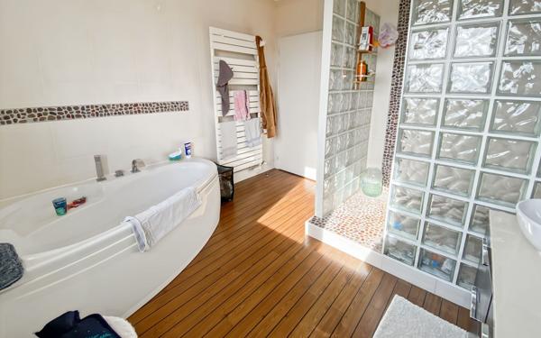 Maison à vendre    7 pièces •  Agen